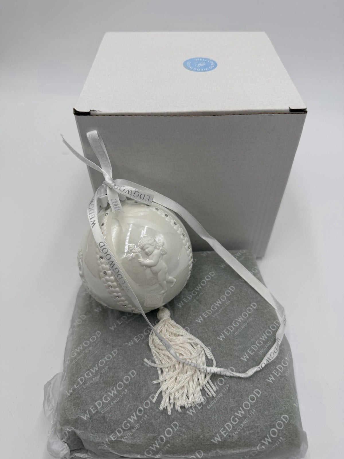 Wedgwood White Porcelain Jasperware Inlay Cameo Cherub Ball Christmas Ornament