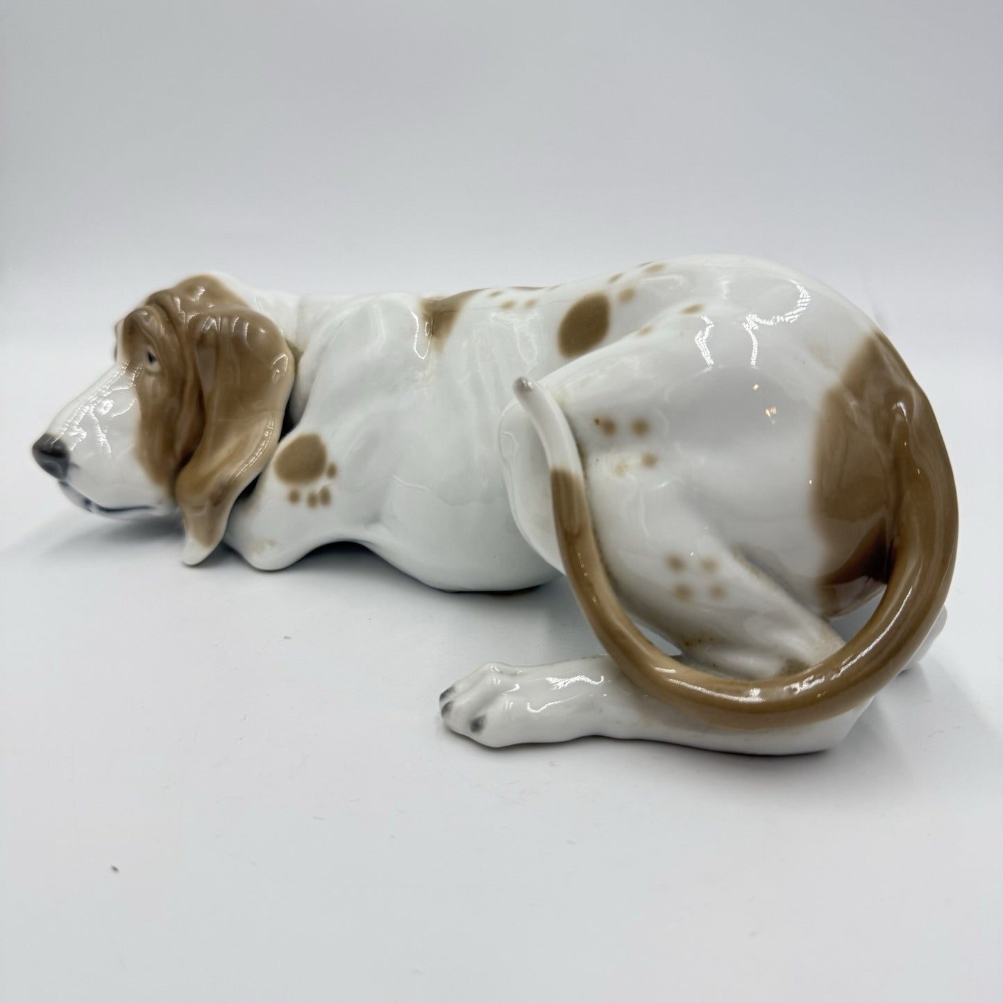 Museo First Edition Porcelain Large Bloodhound Hound Dog by Mann Japan Figurine