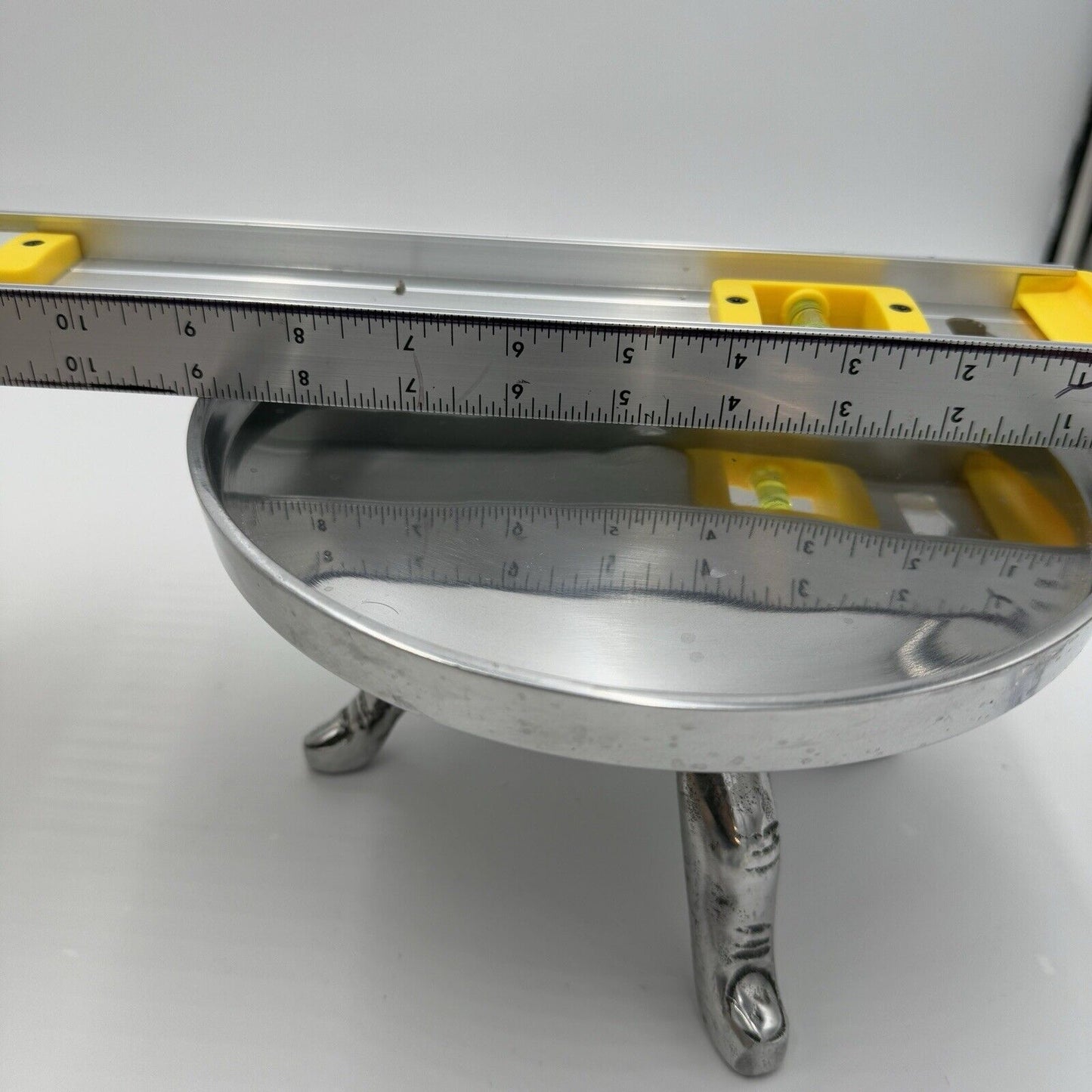 Aluminum tier tray stand hand shaped hurricane candle holder Home Decor