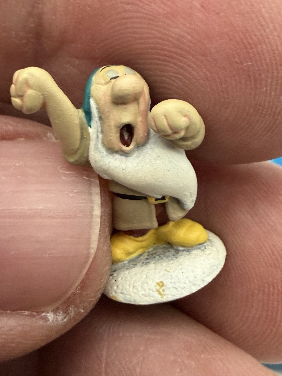 WDCC Enchanted Places Sleepy Dwarf Miniature Disney's Snow White Box Figurine