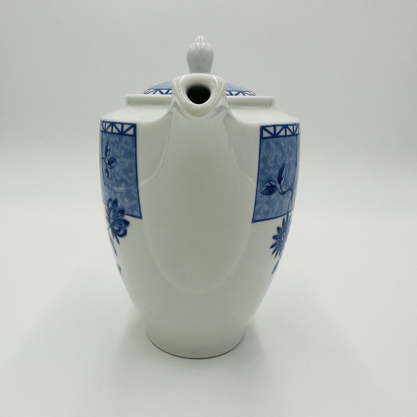 Wedgwood Coffee Pot Mikado Blue and White Porcelain Servewear Vintage Home China