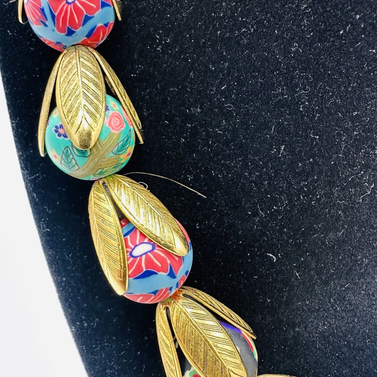 Lenora Dame Women's Necklace 18in Gold Tone Floral Tulips Abstract Beaded