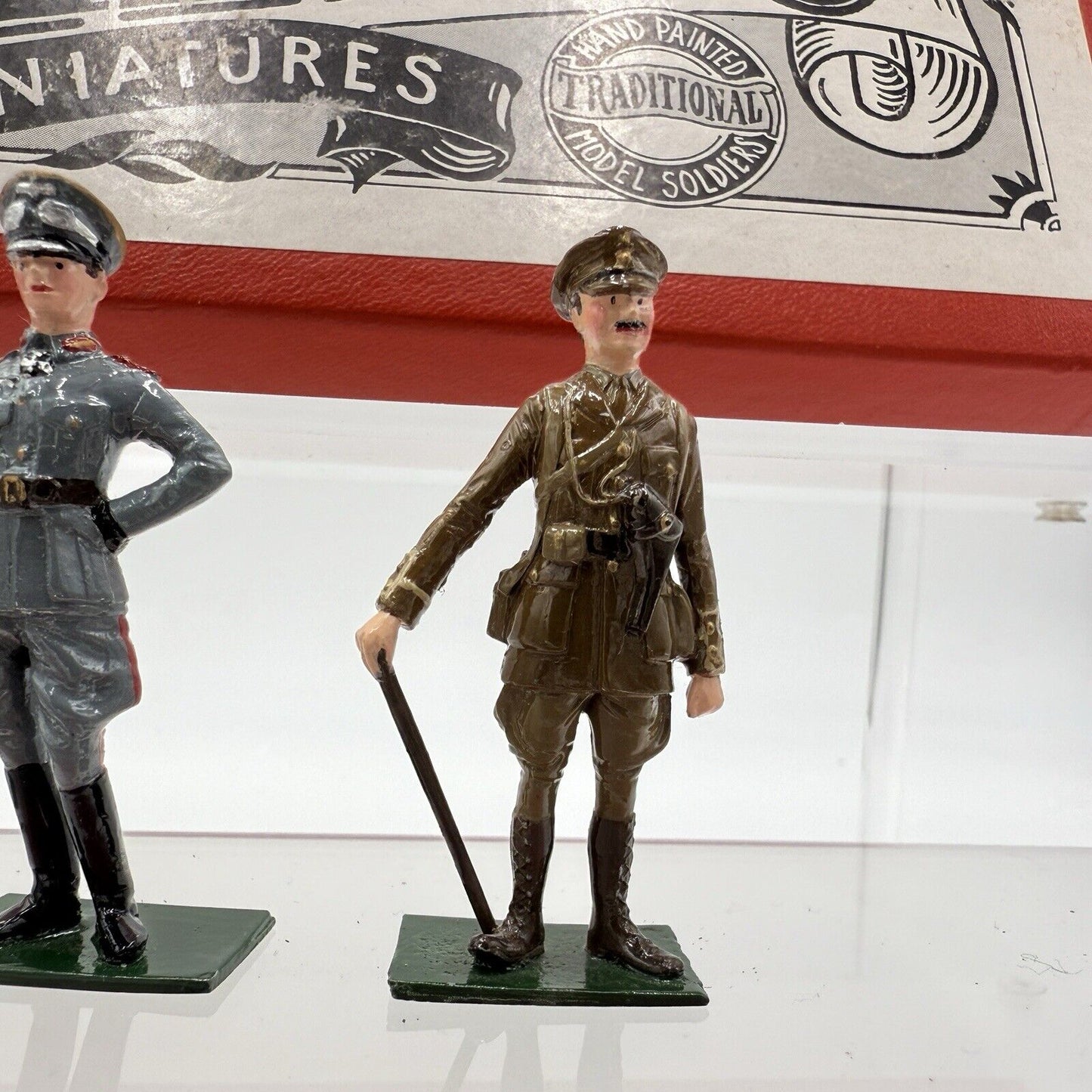 Fusilier miniature hand painted model soldiers traditional made in england metal