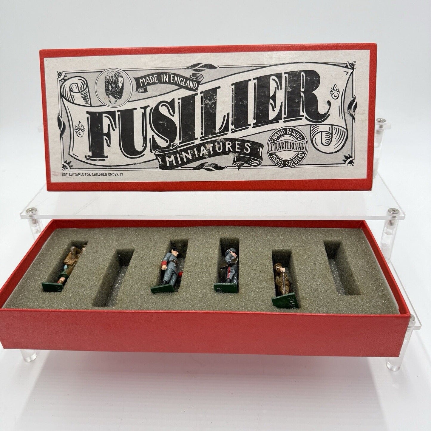 Fusilier miniature hand painted model soldiers traditional made in england metal