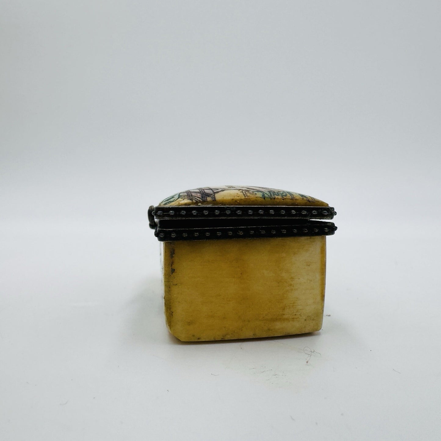 Antique Japanese Hand Carved Trinket Box Geishas Portrait Painted Miniature 3in