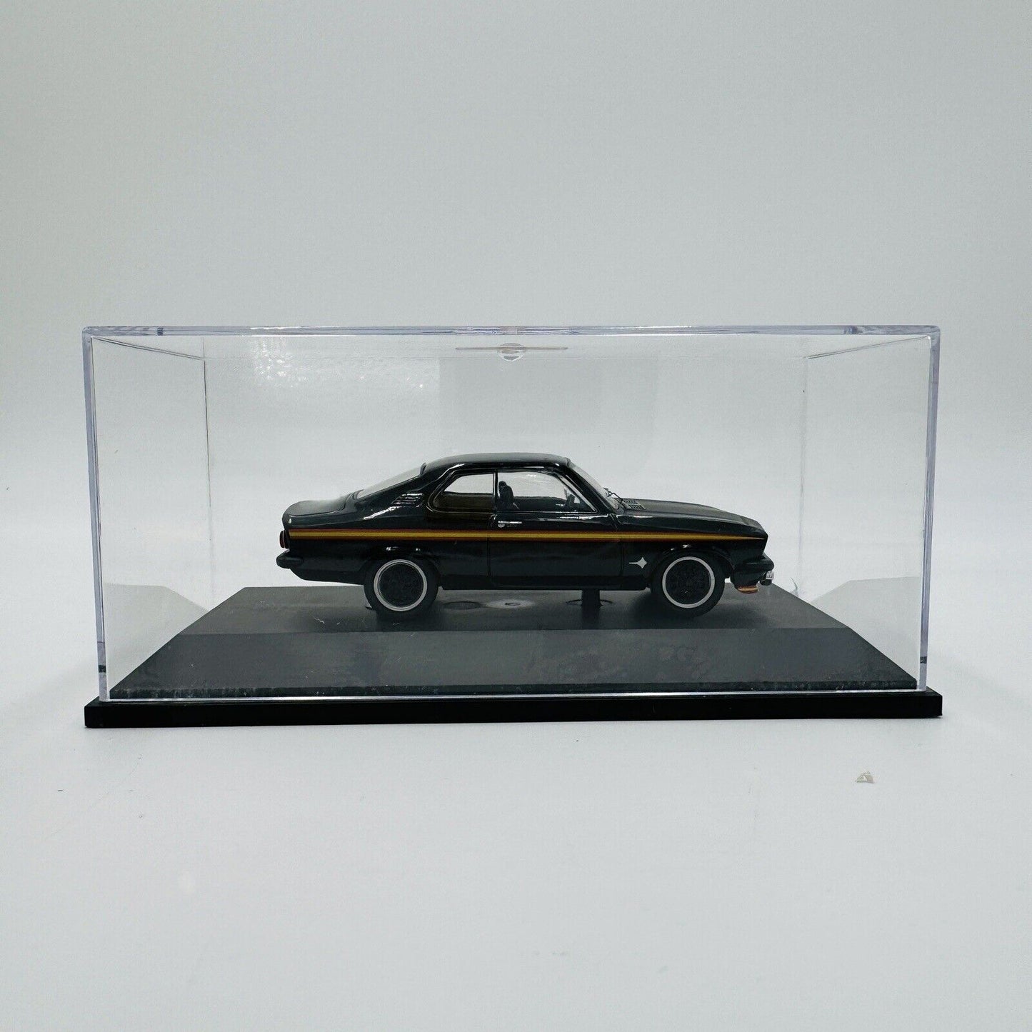 Schuco Opel Manta A GT /E Hellgrün 1:43 Acrylic Box Black Car Diecast Vintage