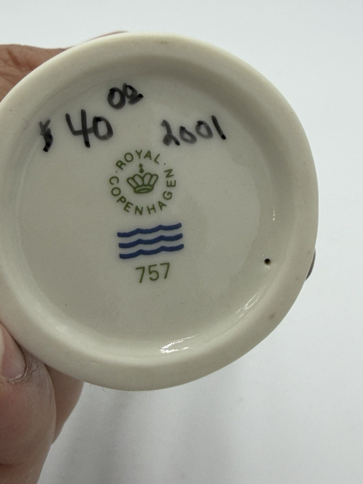 Royal Copenhagen Denmark Porcelain Painted Figurine 2001Girl Feeding Birds #757