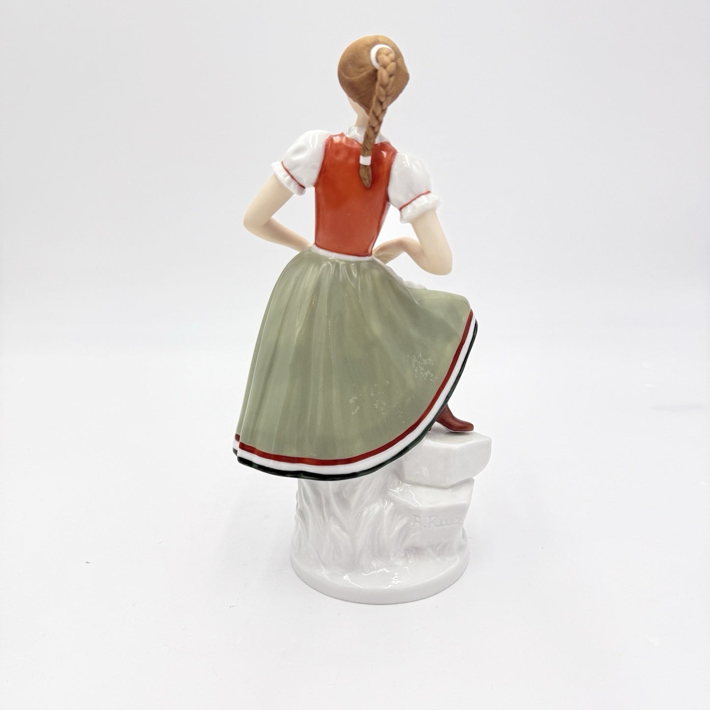 Goebel Germany PIROSCHKA Beauty Around the World Porcelain Figurine Hungary 8.5”