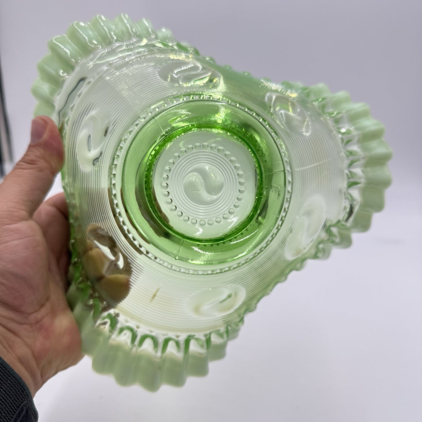 Vintage 1905 Jefferson Art Glass Astro Green Opalescent Art Bowl Ruffled Rim 8"