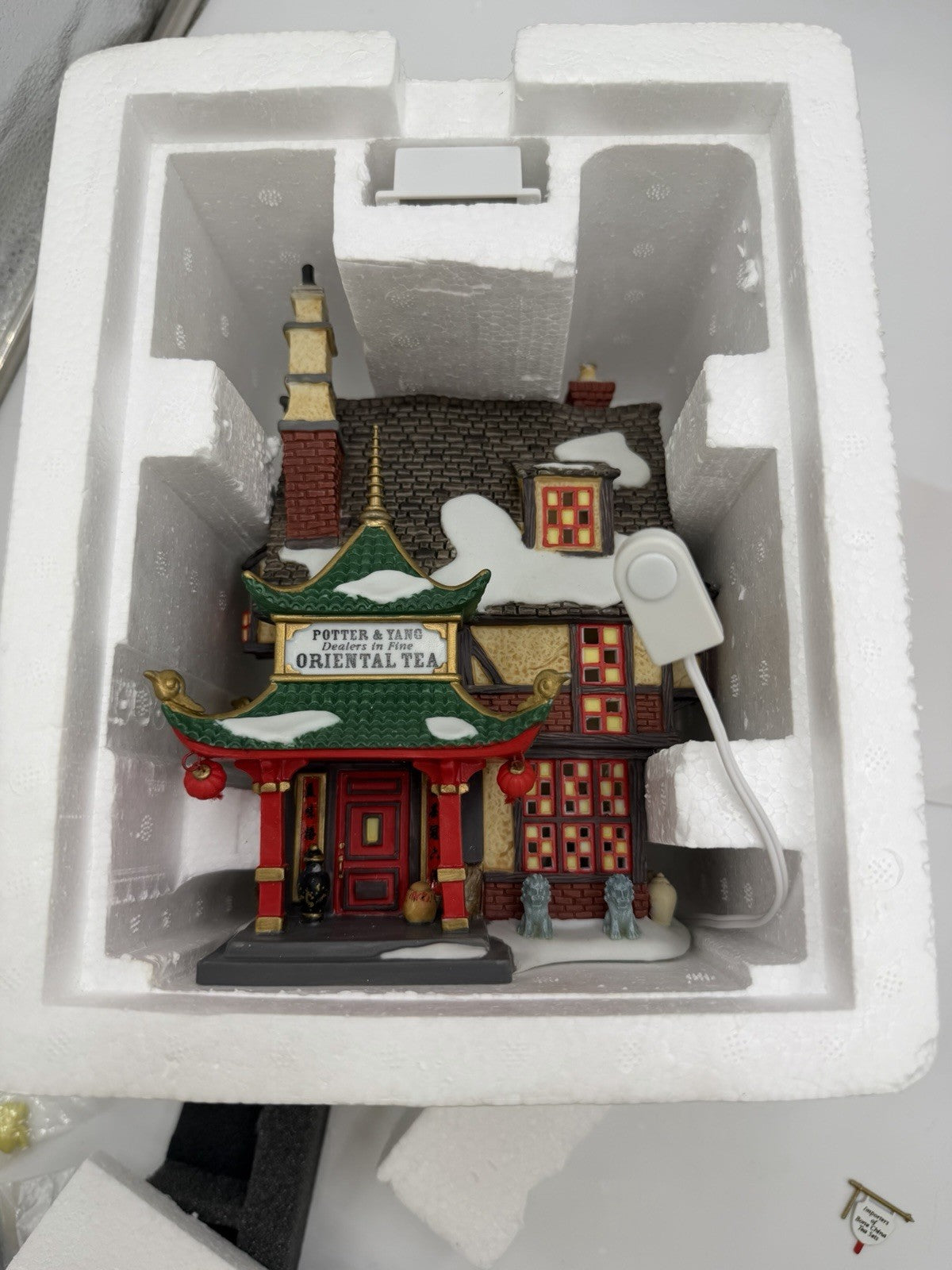 Department56 Dickens VIllage Canton Tea Trading Porcelain Christmas W/box Works