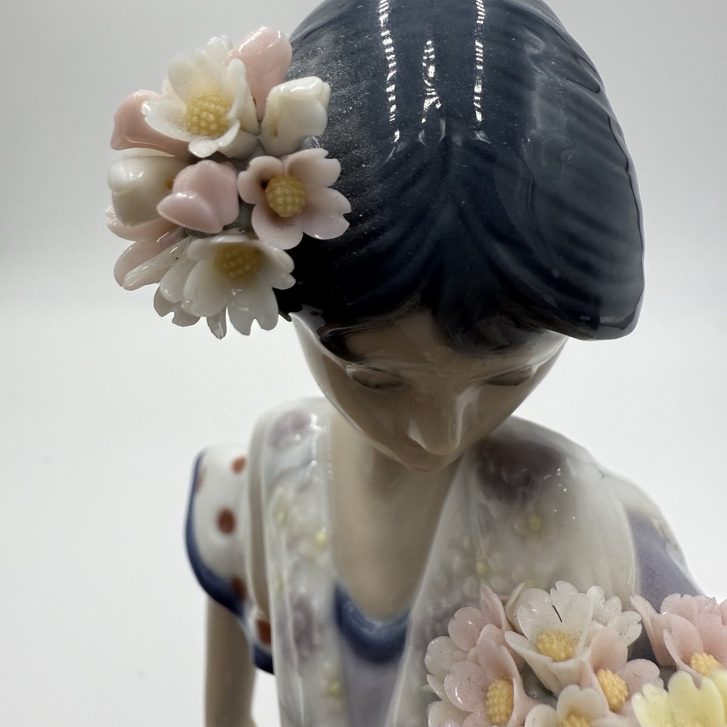 Vintage Lladro Spain FLOR MARIA Girl With Flowers Porcelain Figurine 5490 10”