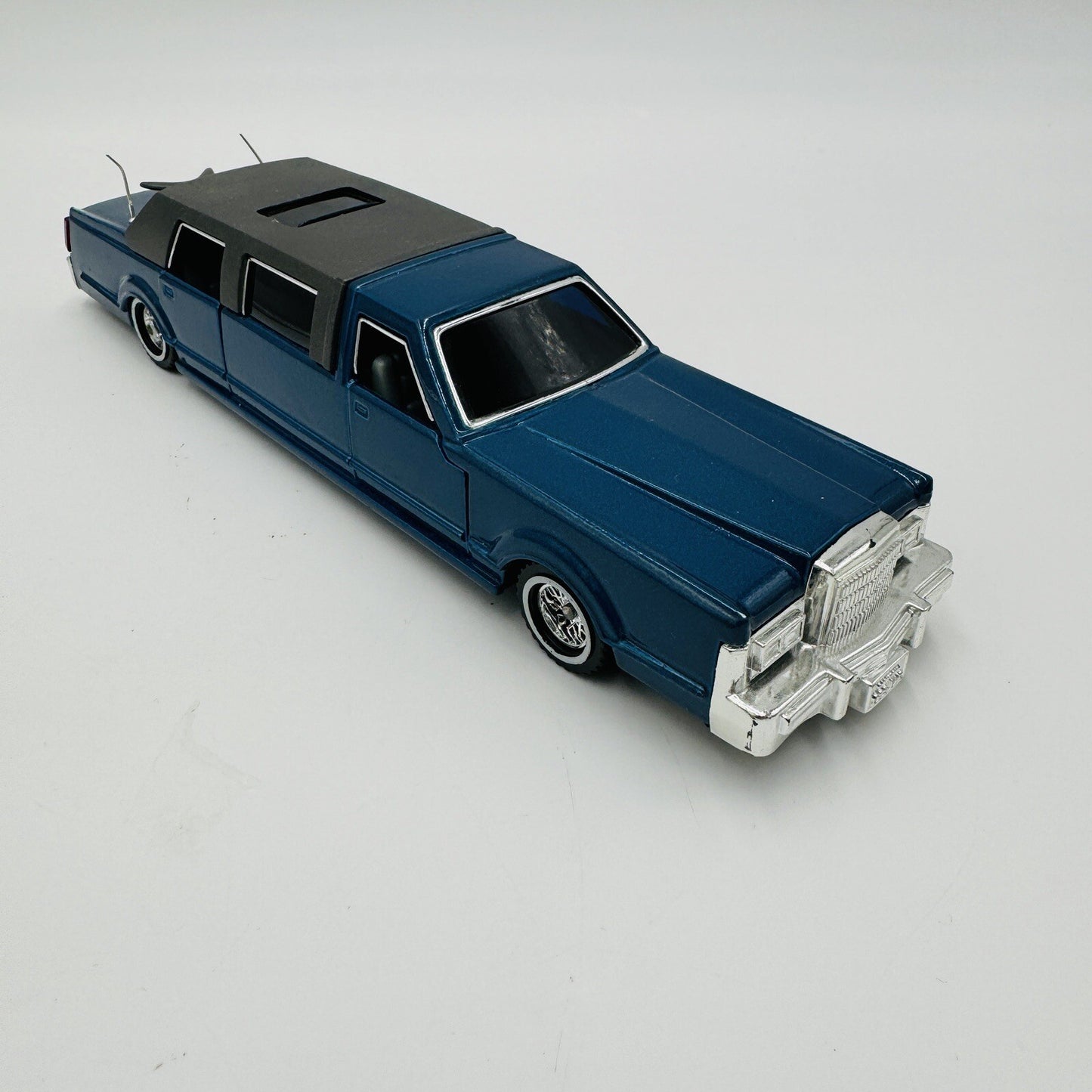 Vintage Diecast Majorette Super Movers Limousine 1/32 Sc. 3045 Series Blue