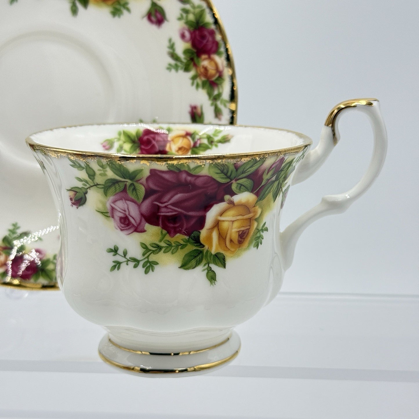Vintage 1962 Royal Albert Old Country Roses England Porcelain Teacup & Saucer
