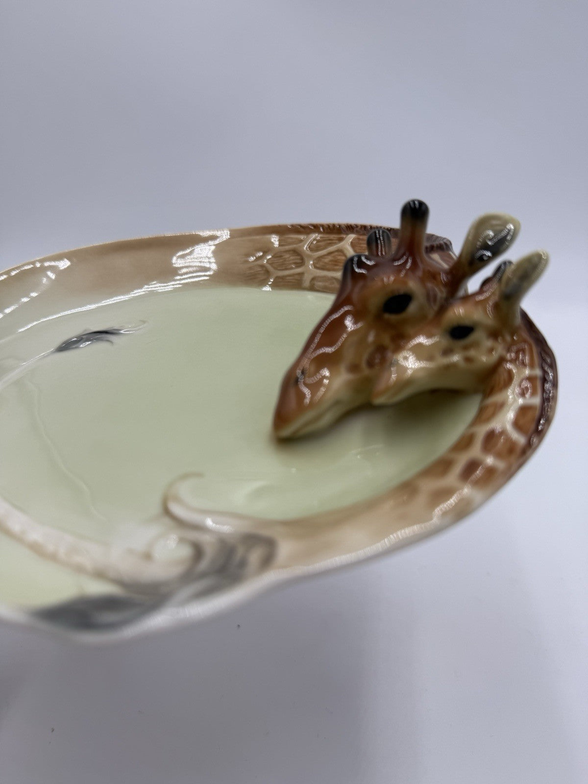 Rare FRANZ Fine Porcelain Giraffe DESSERT PLATE Jungle Beauties Collection 6.25