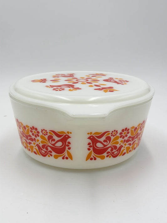 Pyrex Penn Dutch Friendship Promo 475-B Casserole Dish with Lid 2 1/2 Qt
