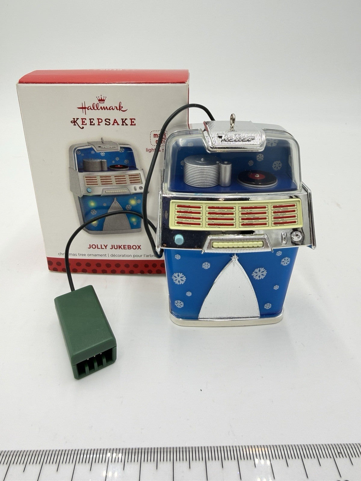 Hallmark Keepsake 2013 JOLLY JUKEBOX Animated Light Sound Christmas Ornament