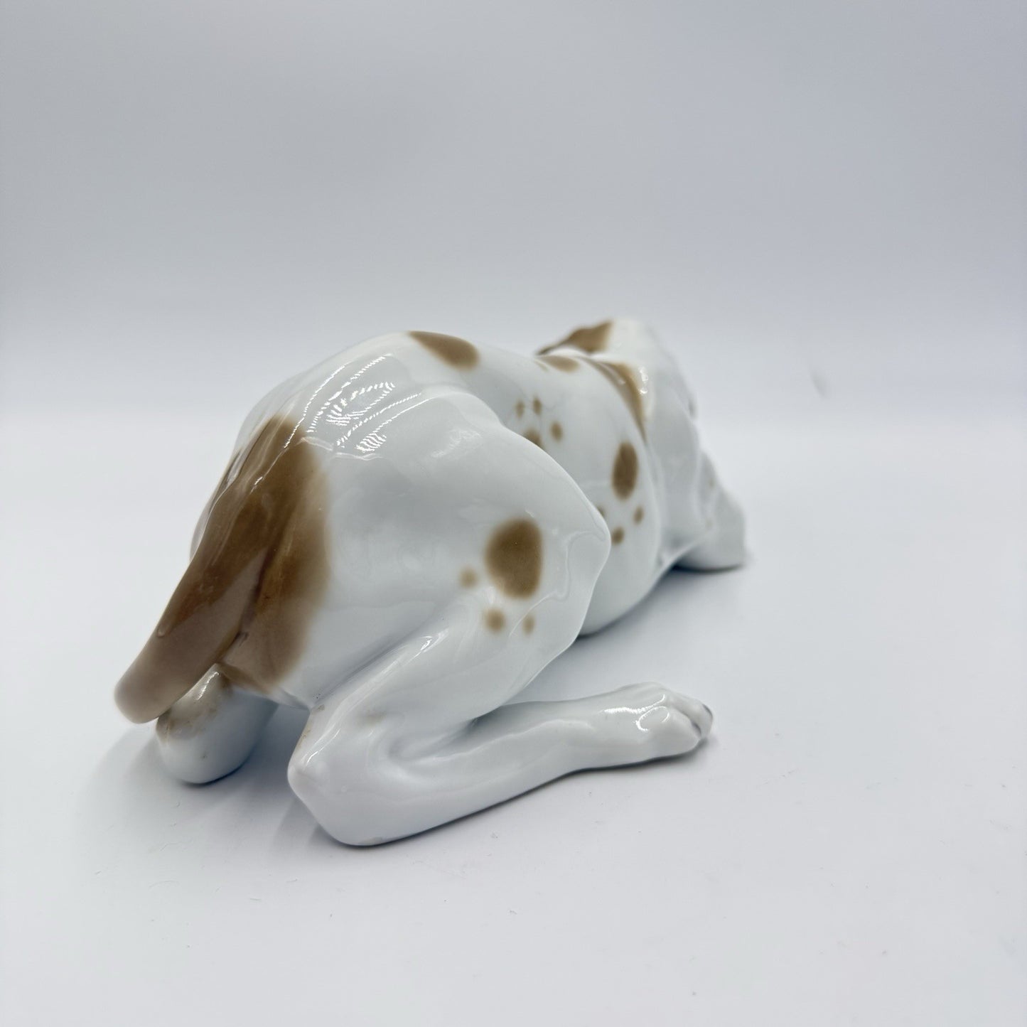 Museo First Edition Porcelain Large Bloodhound Hound Dog by Mann Japan Figurine