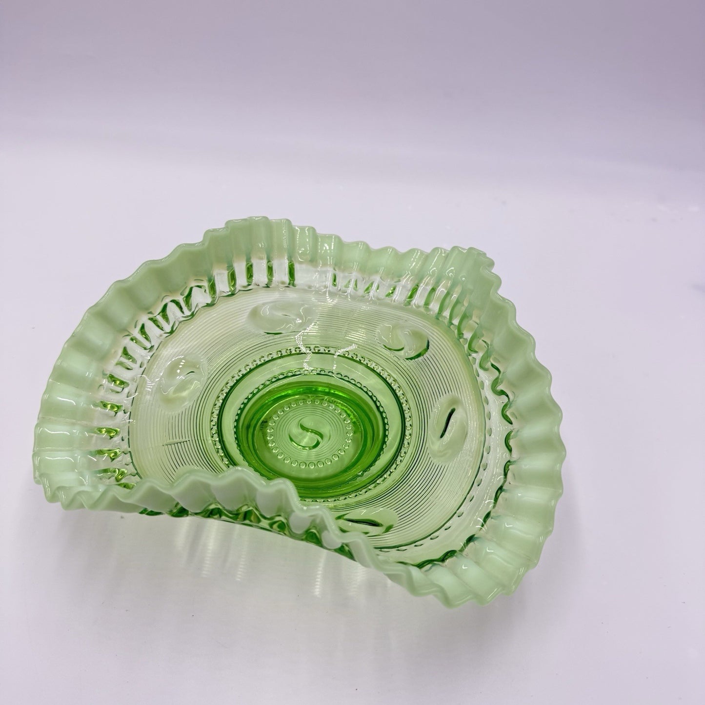Vintage 1905 Jefferson Art Glass Astro Green Opalescent Art Bowl Ruffled Rim 8"