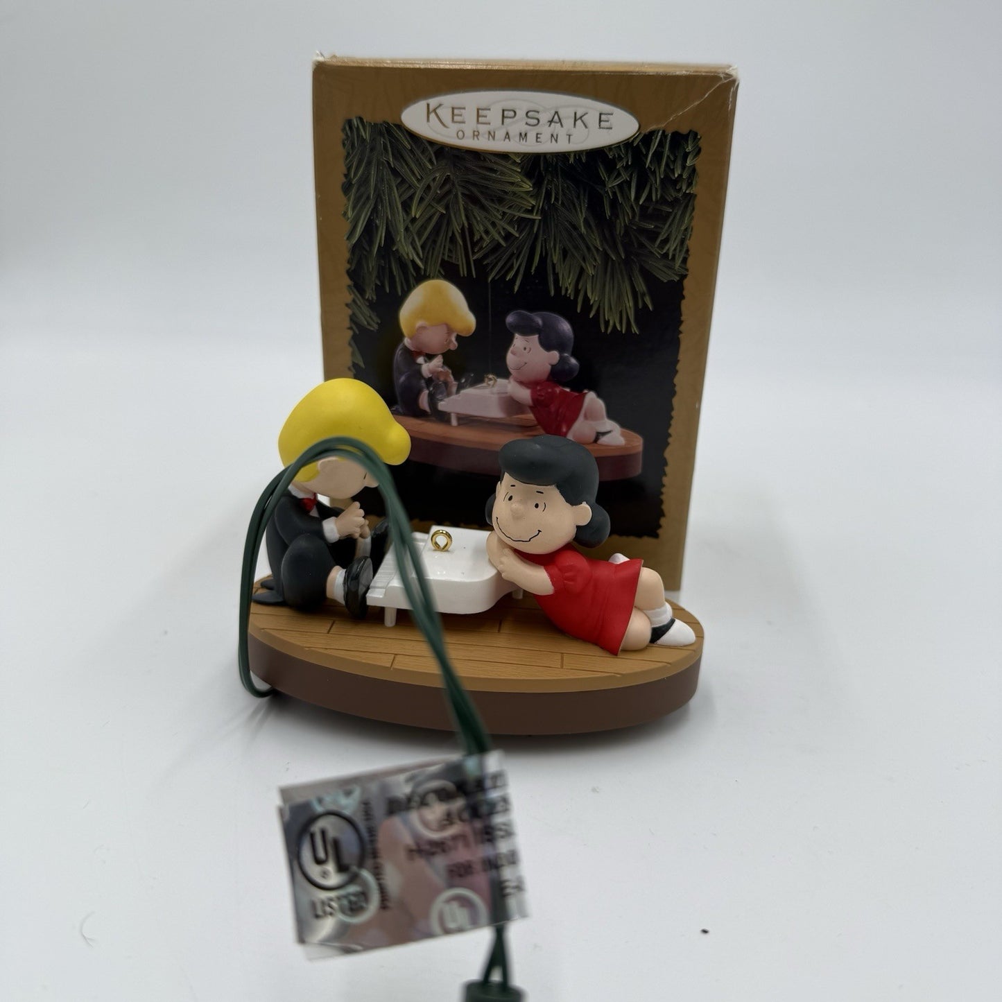 Hallmark Keepsake 1999 Peanuts Schroeder & Lucy Piano Animated Magic Ornament