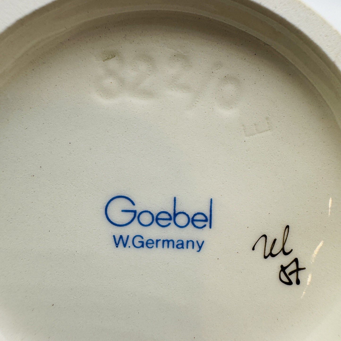 Hummel GOEBEL Germany School Boy Figurine Vintage Painted 822/0 1987