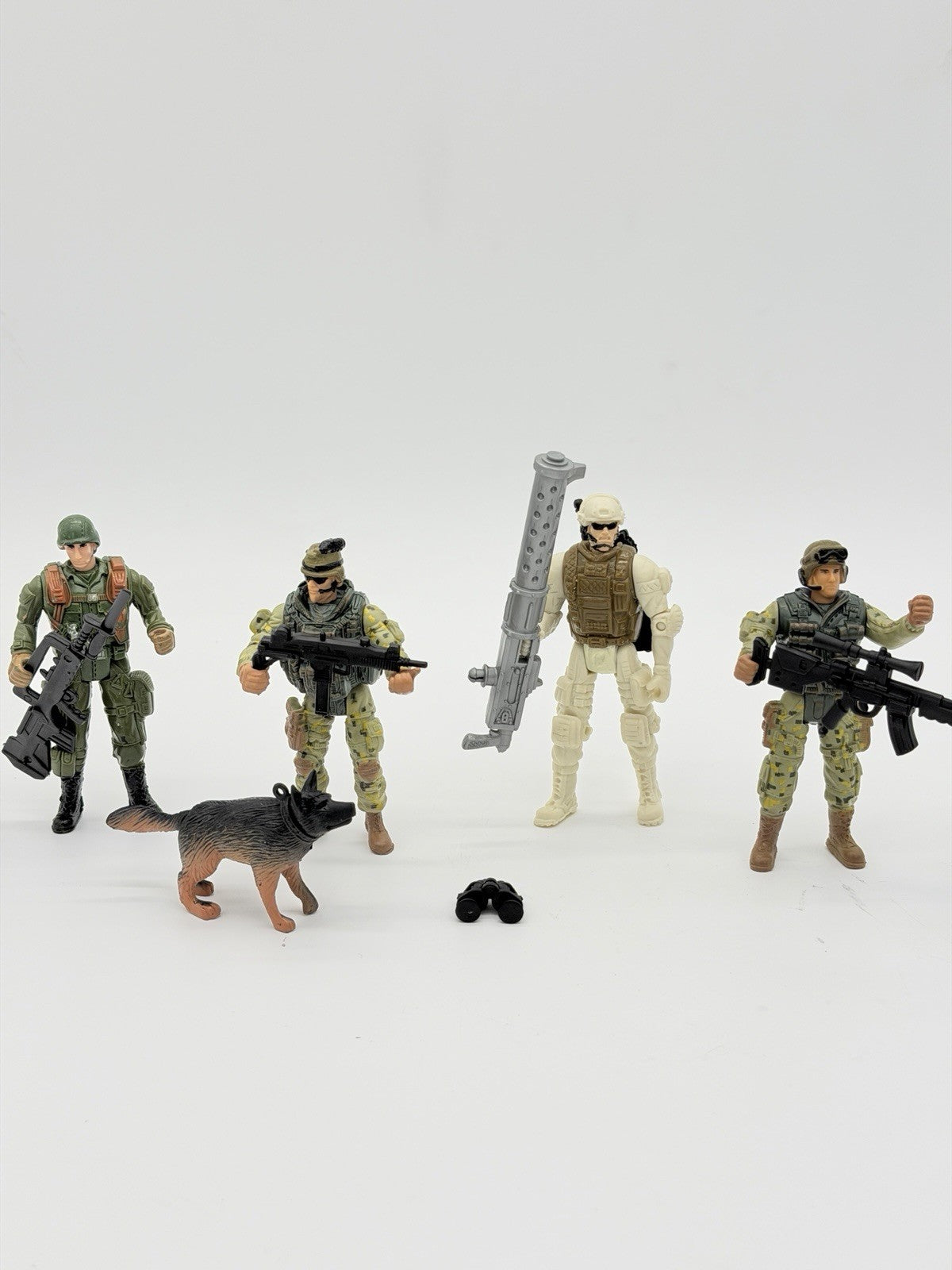 Chap Mei Toys Military Soldier 4” Action Figure Plastic Lot 5 PCs & Accessories
