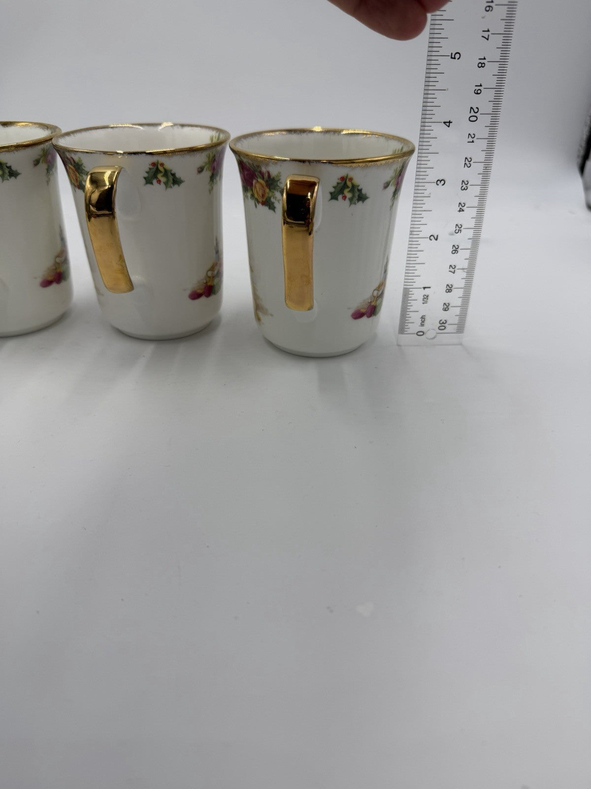Royal Albert Old Country Roses Christmas Magic Porcelain England Coffee Mugs Set