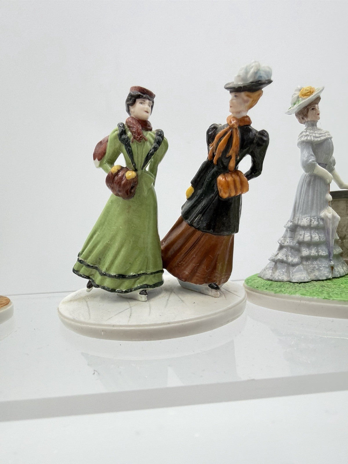 Franklin Mint Fashionable Parisiennes Porcelain Miniature Figurines 11