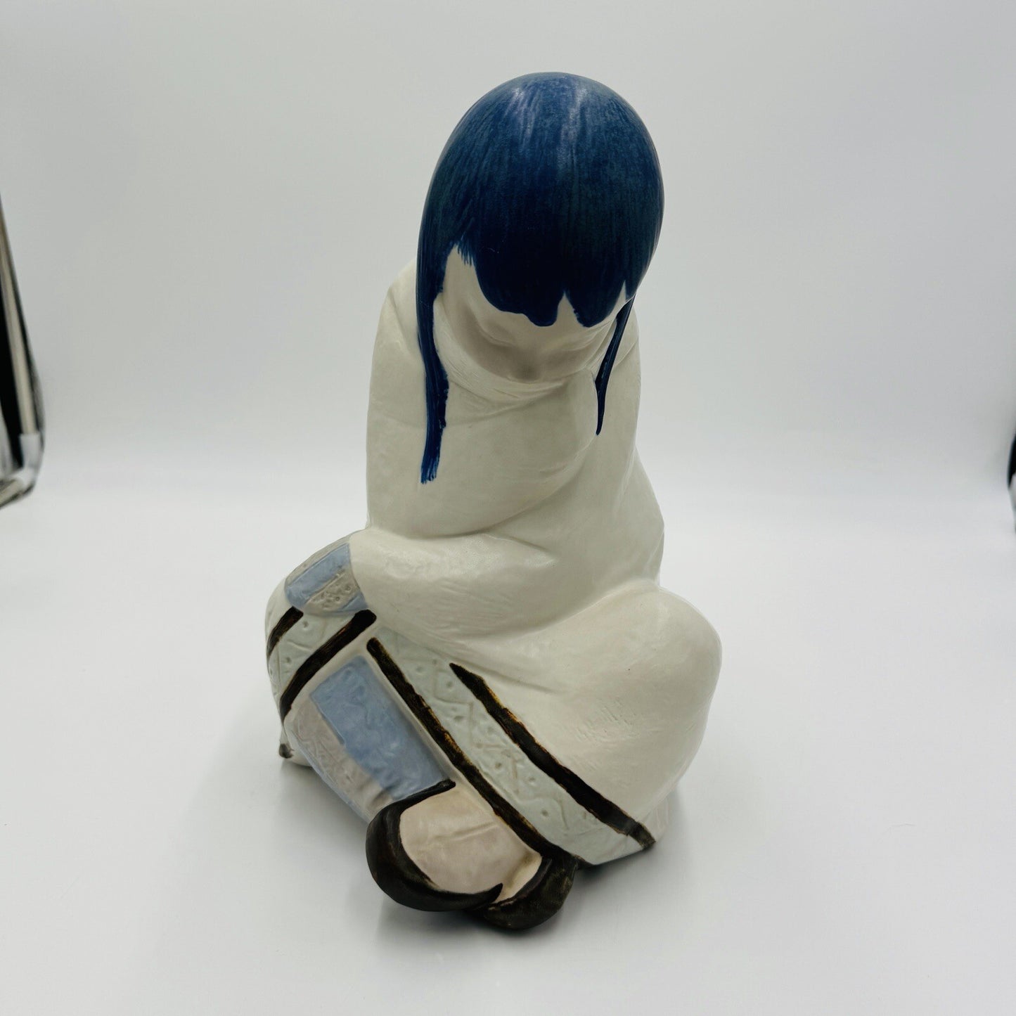 Lladro Spain Porcelain Inuit Girl Napping Sculpture Juan Huerta 2008 Lladró