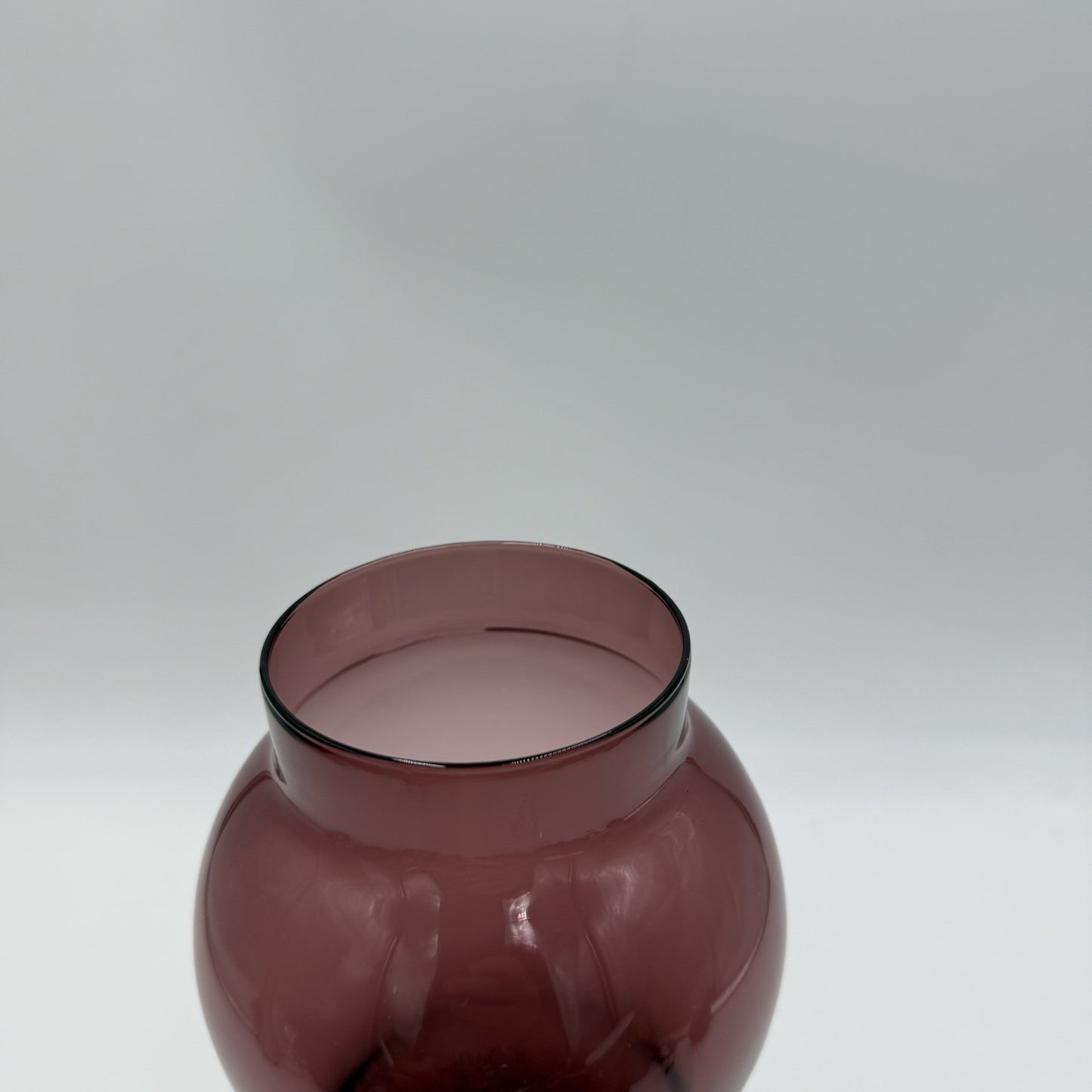 Vintage Empoli Art Glass amethyst purple glass apothecary jar 10” Italy