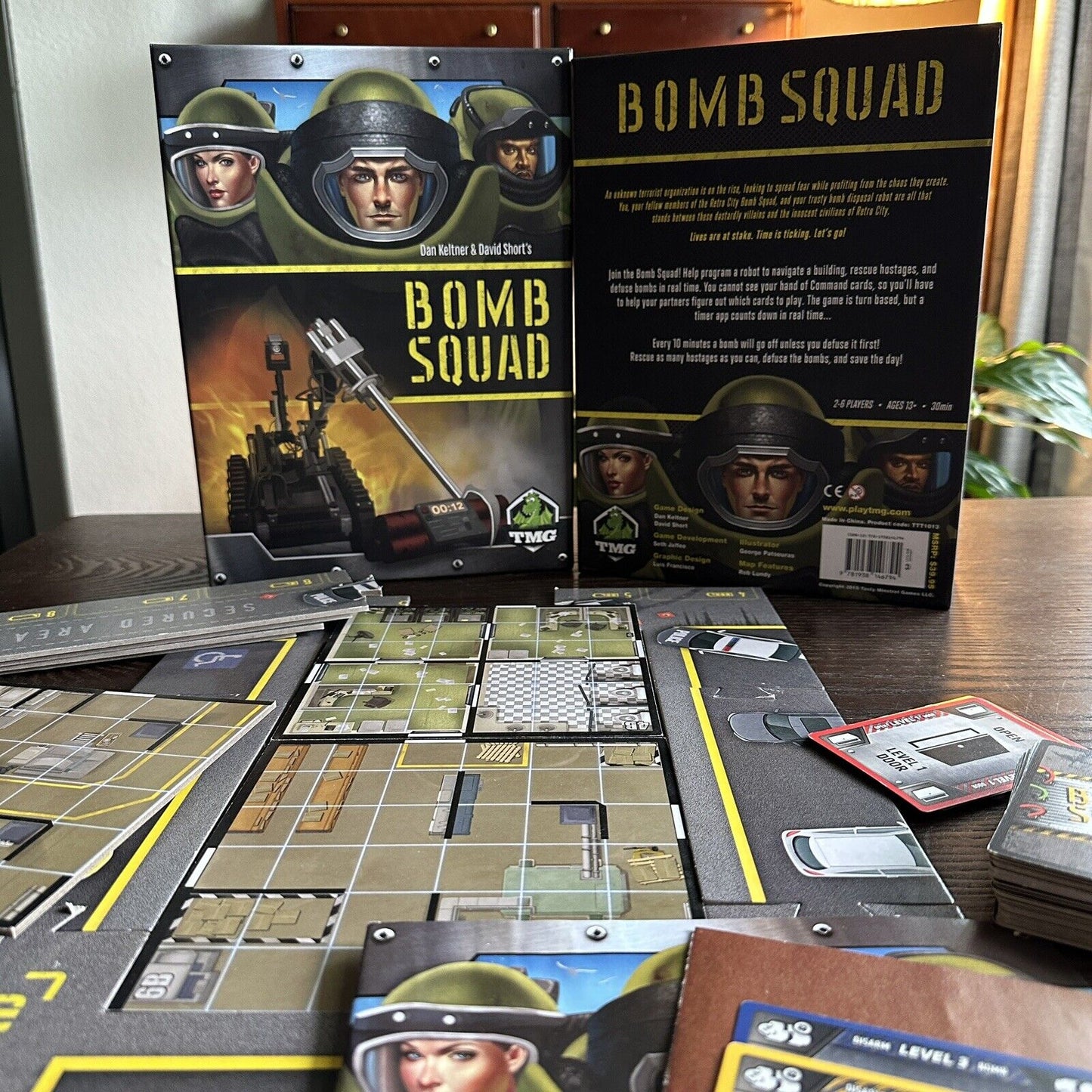 Tasty Minstrel Bomb Squad 2015 2-6 players 30 minutes Complete Board Game