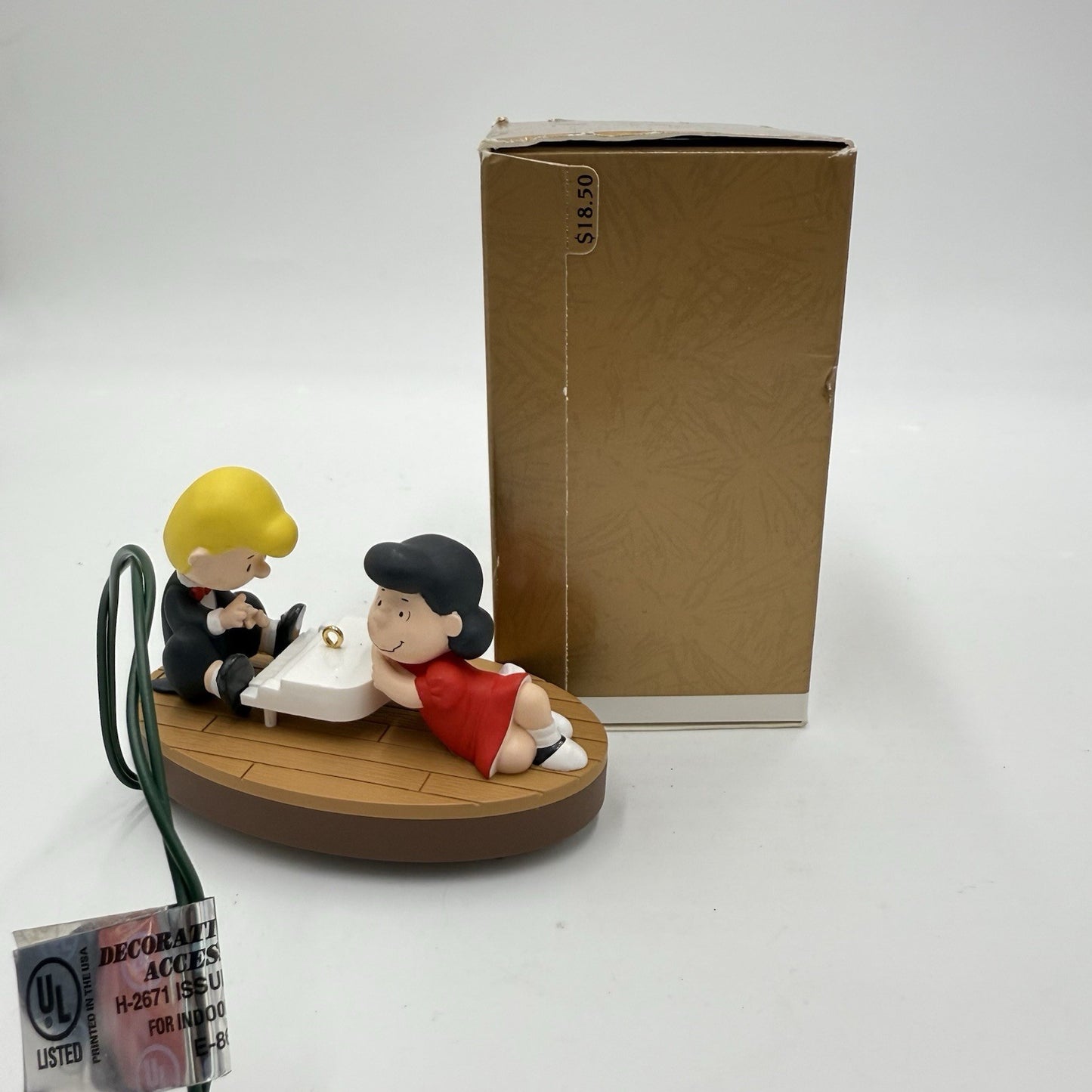 Hallmark Keepsake 1999 Peanuts Schroeder & Lucy Piano Animated Magic Ornament
