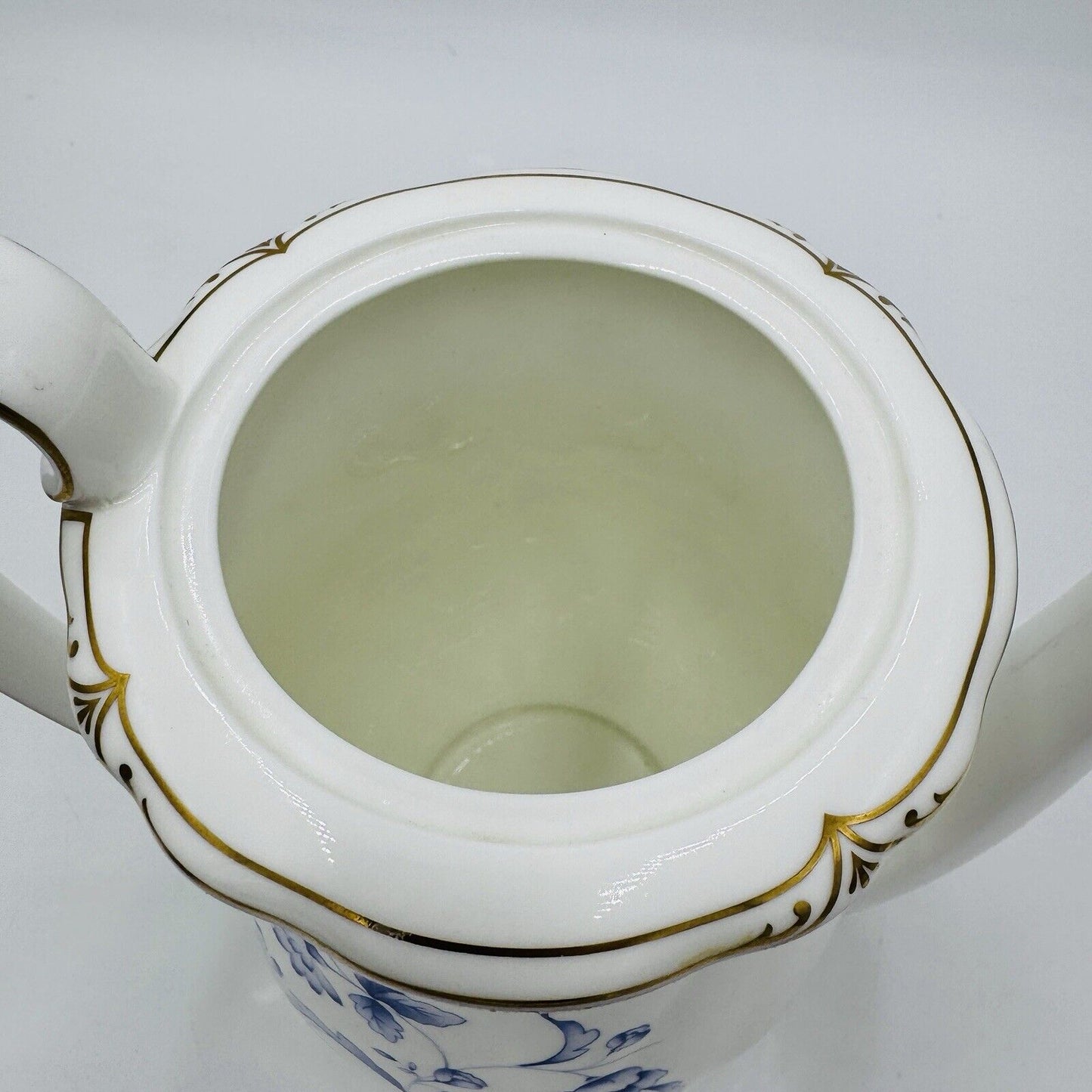 Wedgwood England Ashbury Bone China Coffee /Tea pot Blue White Gold Rim Large