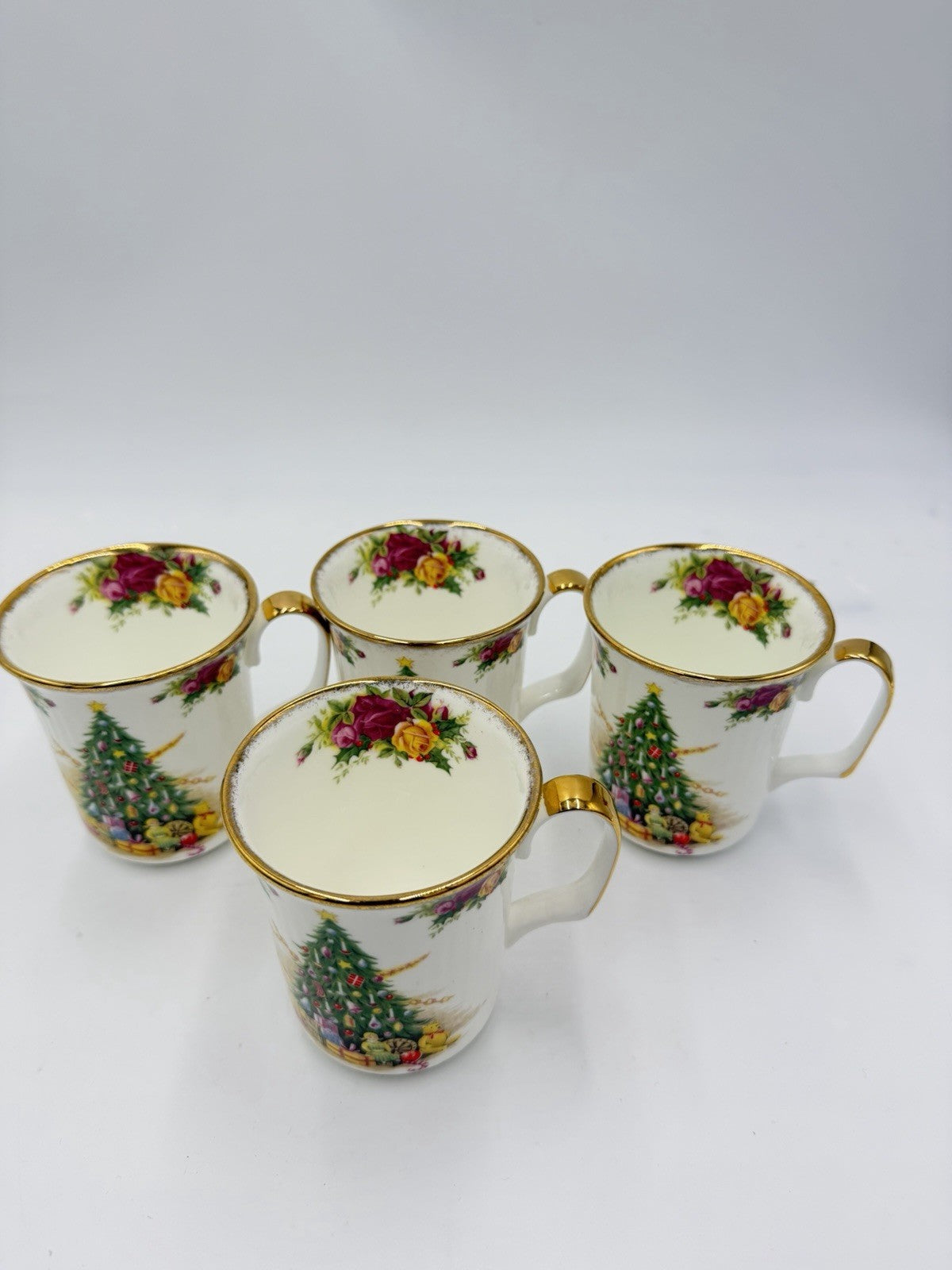 Royal Albert Old Country Roses Christmas Magic Porcelain England Coffee Mugs Set
