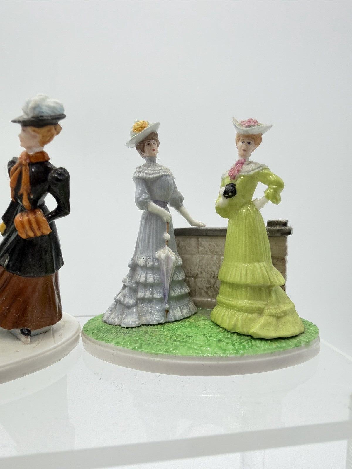 Franklin Mint Fashionable Parisiennes Porcelain Miniature Figurines 11