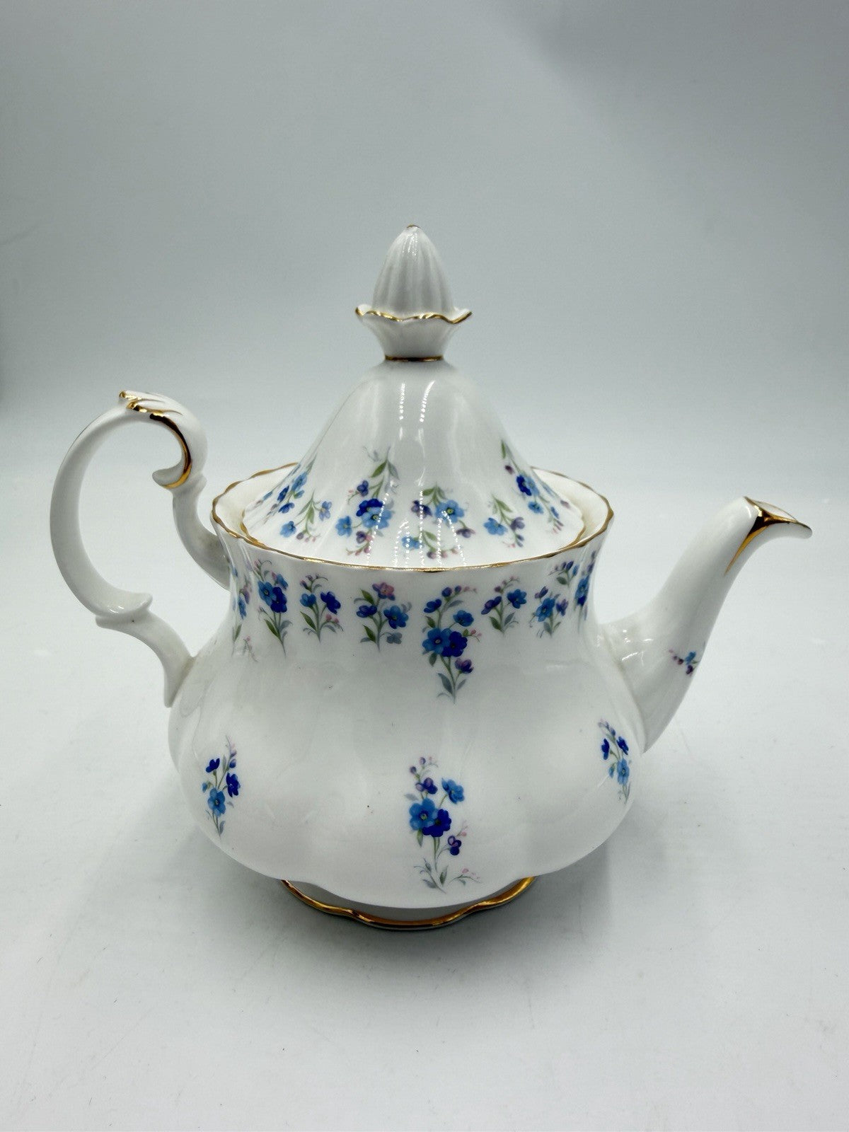 Royal Albert England Floral Memory Lane Bone China Teapot 6 Cup Vintage W/Lid