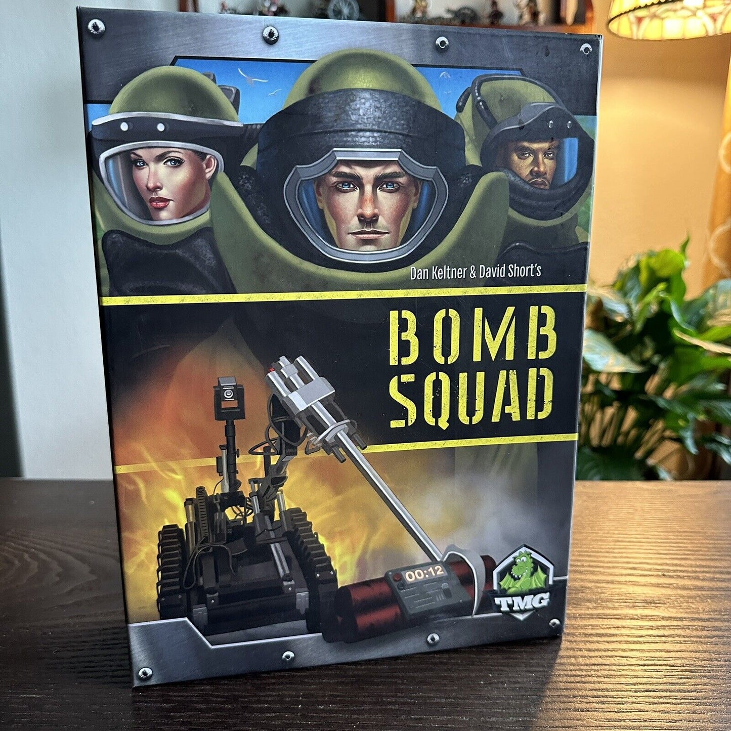 Tasty Minstrel Bomb Squad 2015 2-6 players 30 minutes Complete Board Game