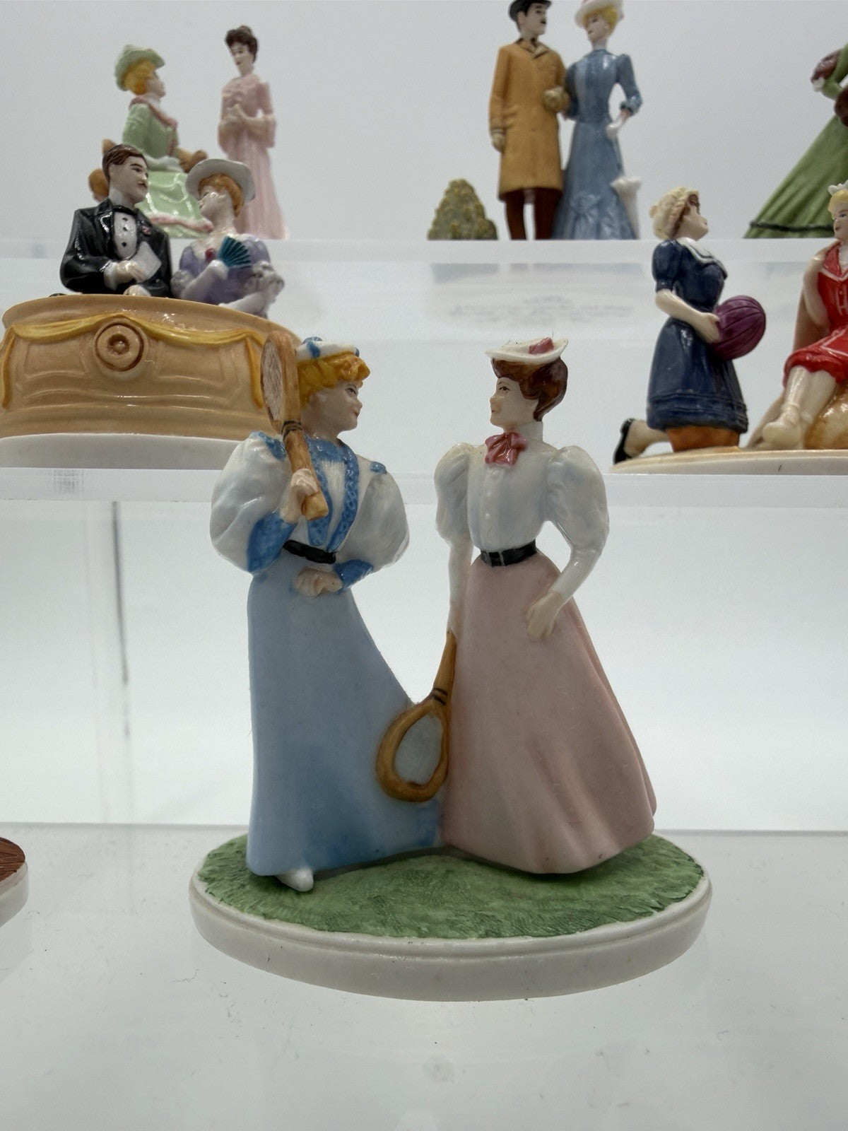 Franklin Mint Fashionable Parisiennes Porcelain Miniature Figurines 11