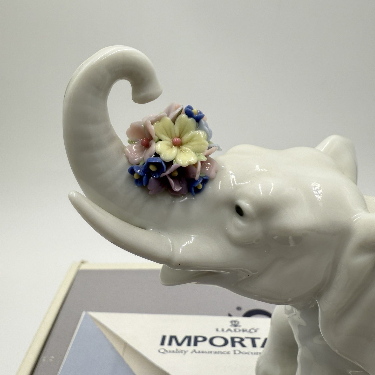 Lladro Spain Lucky’s Call Elephant #6461 Porcelain MINT W/Box Figurine Floral 5”