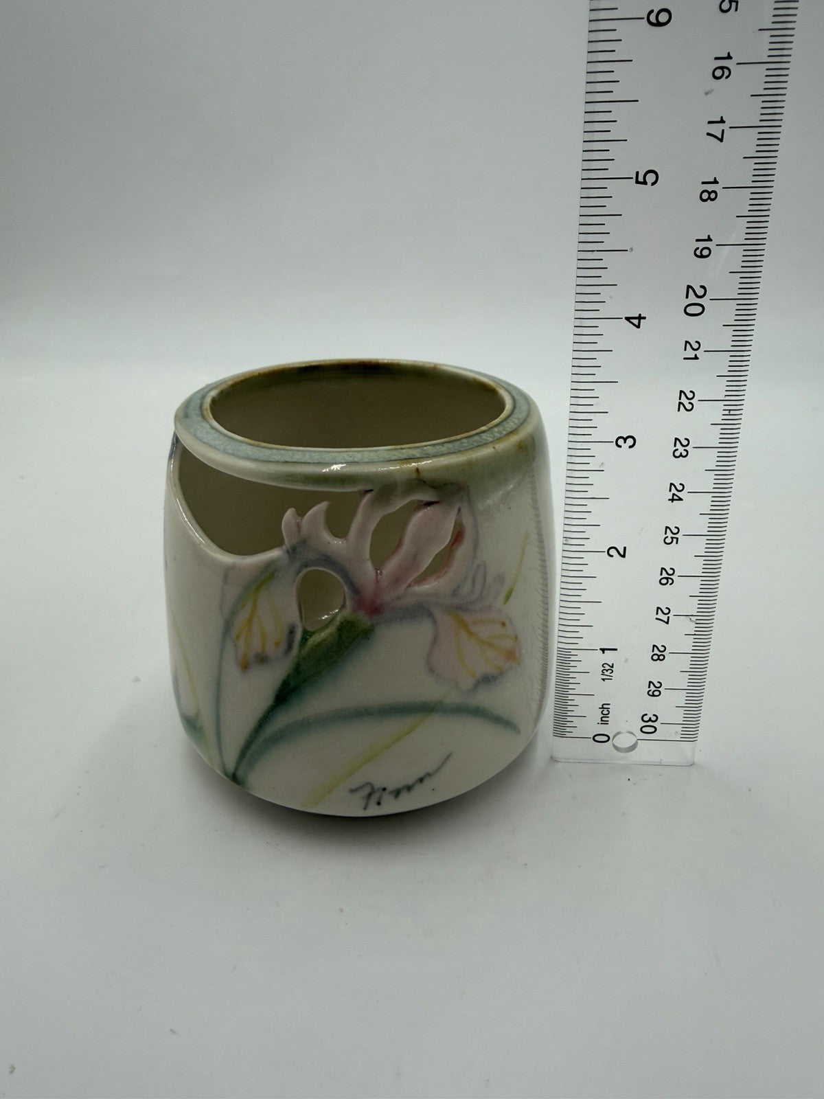 Vintage Robert Finn Studio Art Pottery California Pierced Floral Vase 3.5”