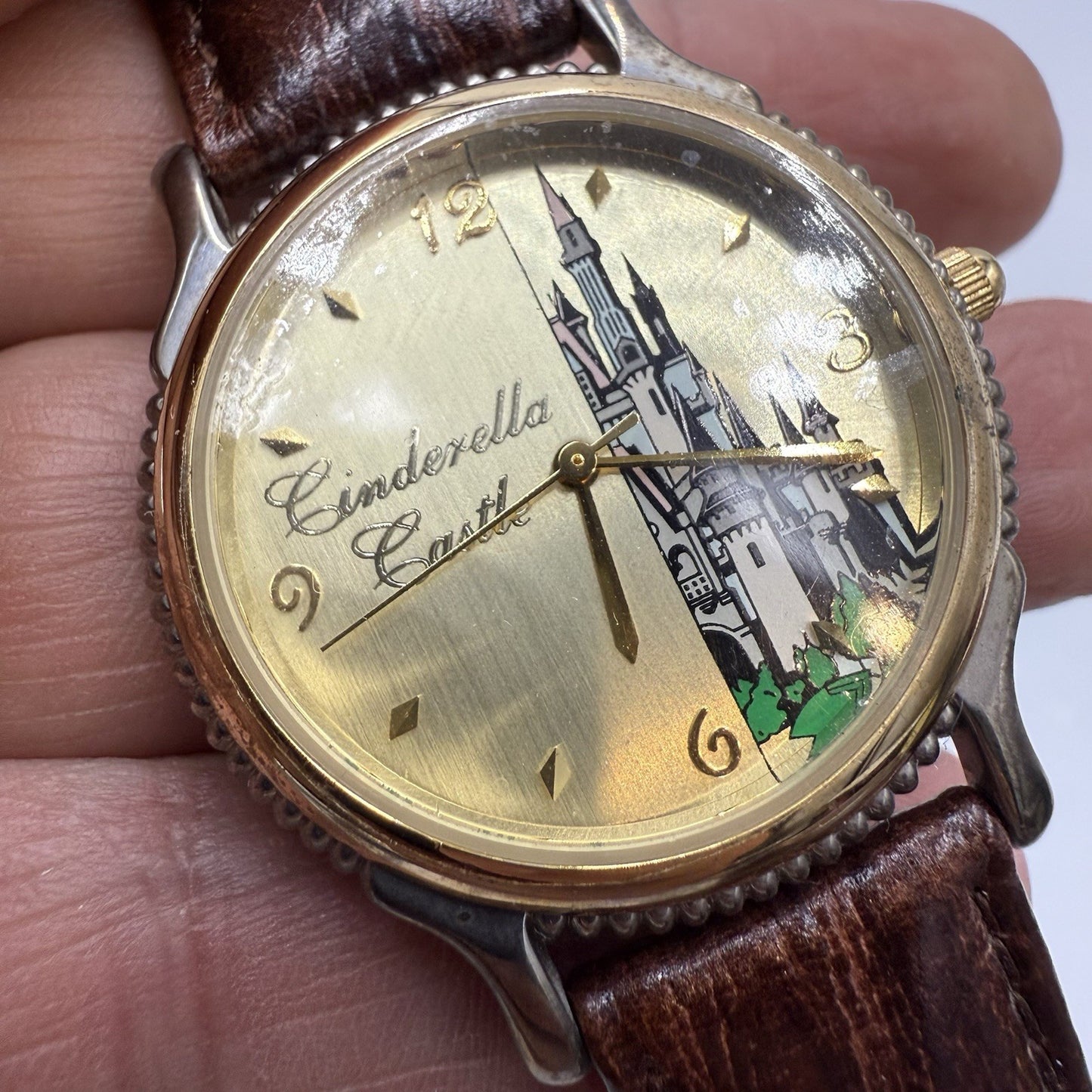 Vintage Disney World Cinderella Castle Limited Edition 0456/2000 Watch Leather