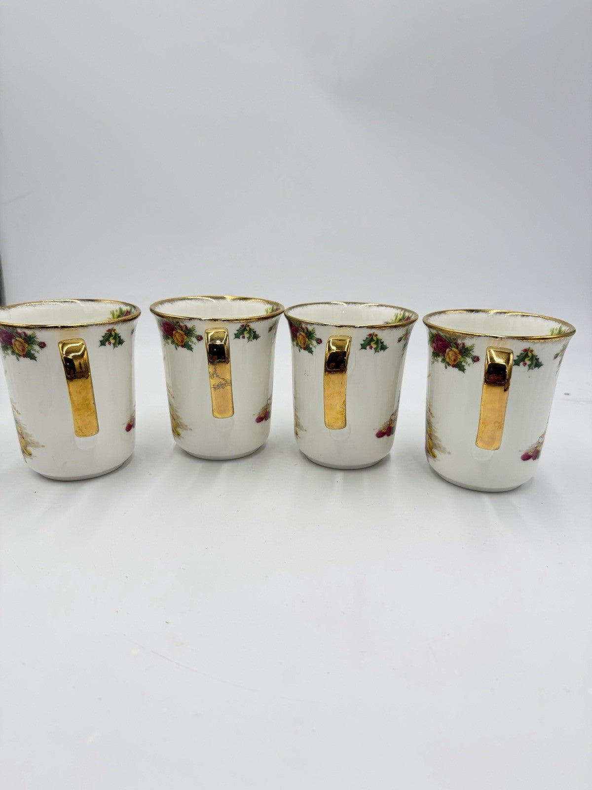 Royal Albert Old Country Roses Christmas Magic Porcelain England Coffee Mugs Set