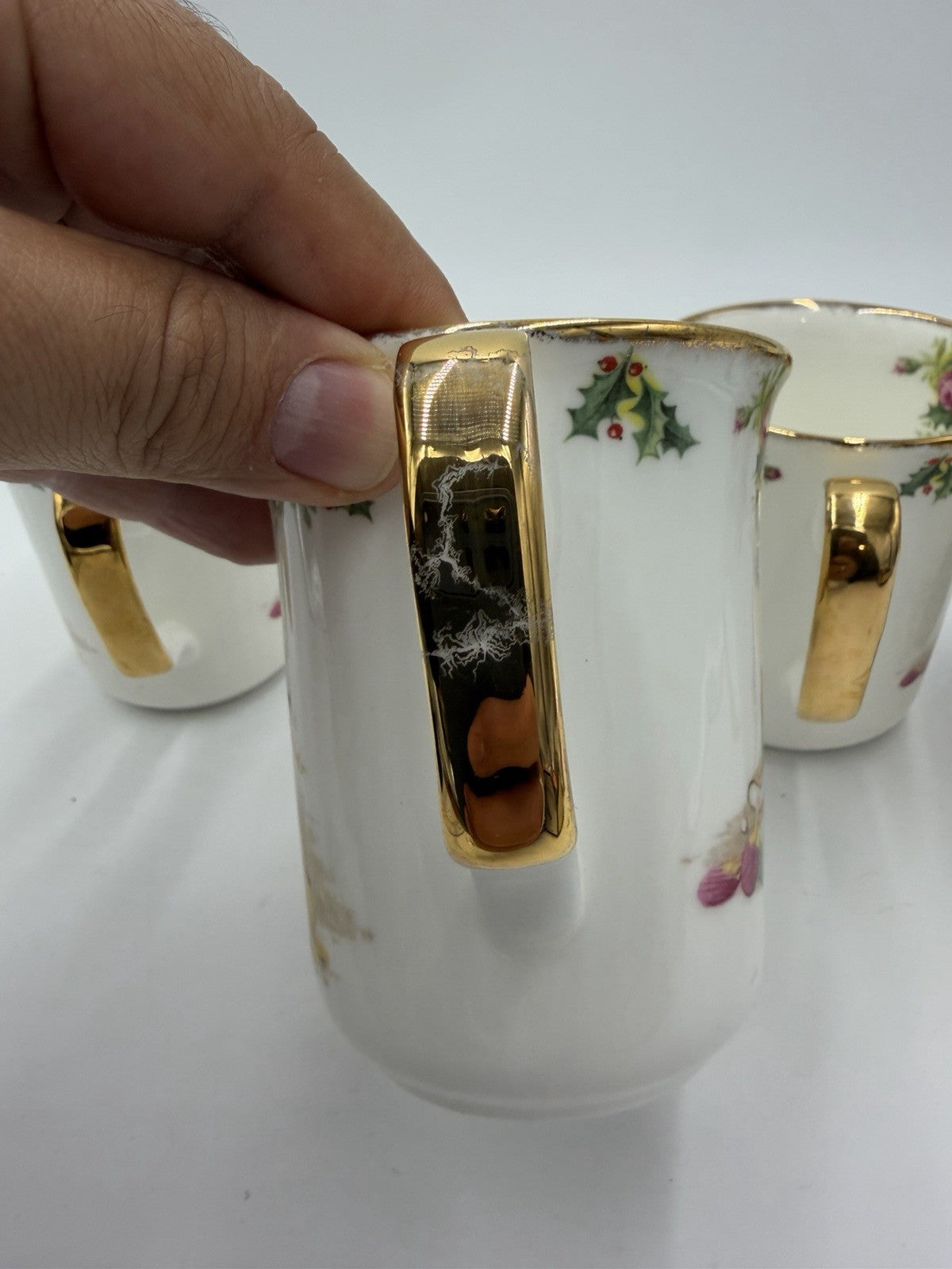 Royal Albert Old Country Roses Christmas Magic Porcelain England Coffee Mugs Set