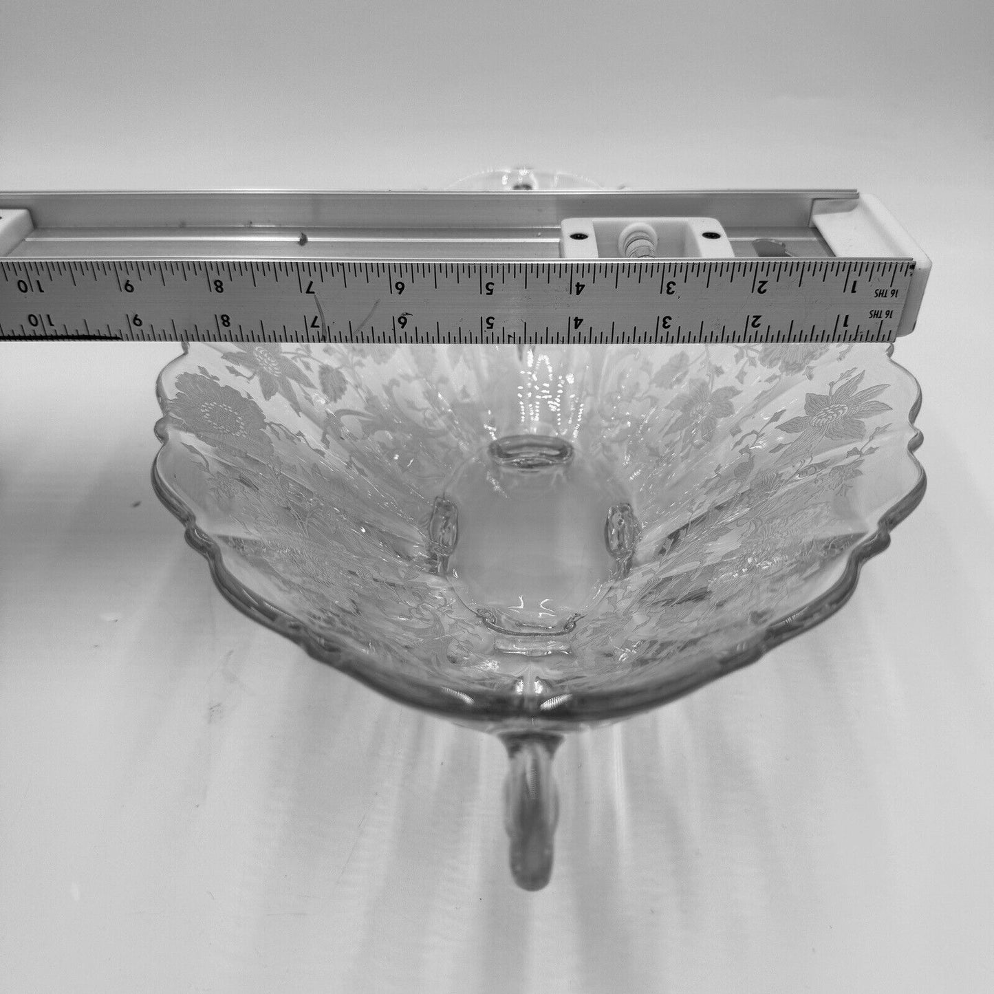 Cambridge Wildflower Footed Double Handled Oval Bowl Embossed Home Decor