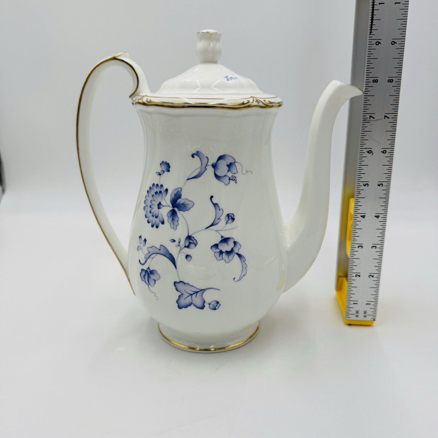 Wedgwood England Ashbury Bone China Coffee /Tea pot Blue White Gold Rim Large