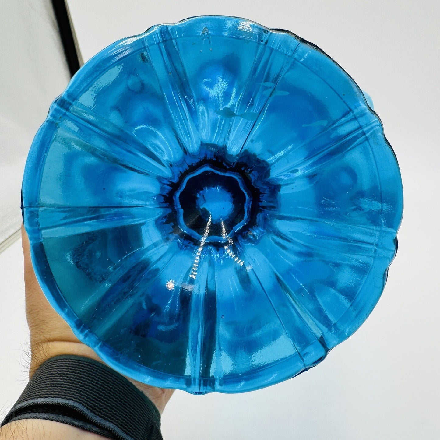 MCM L E Smith Glass Pedestal Peacock Blue Bowl With Ruffled Rim Rippled Sides 7"