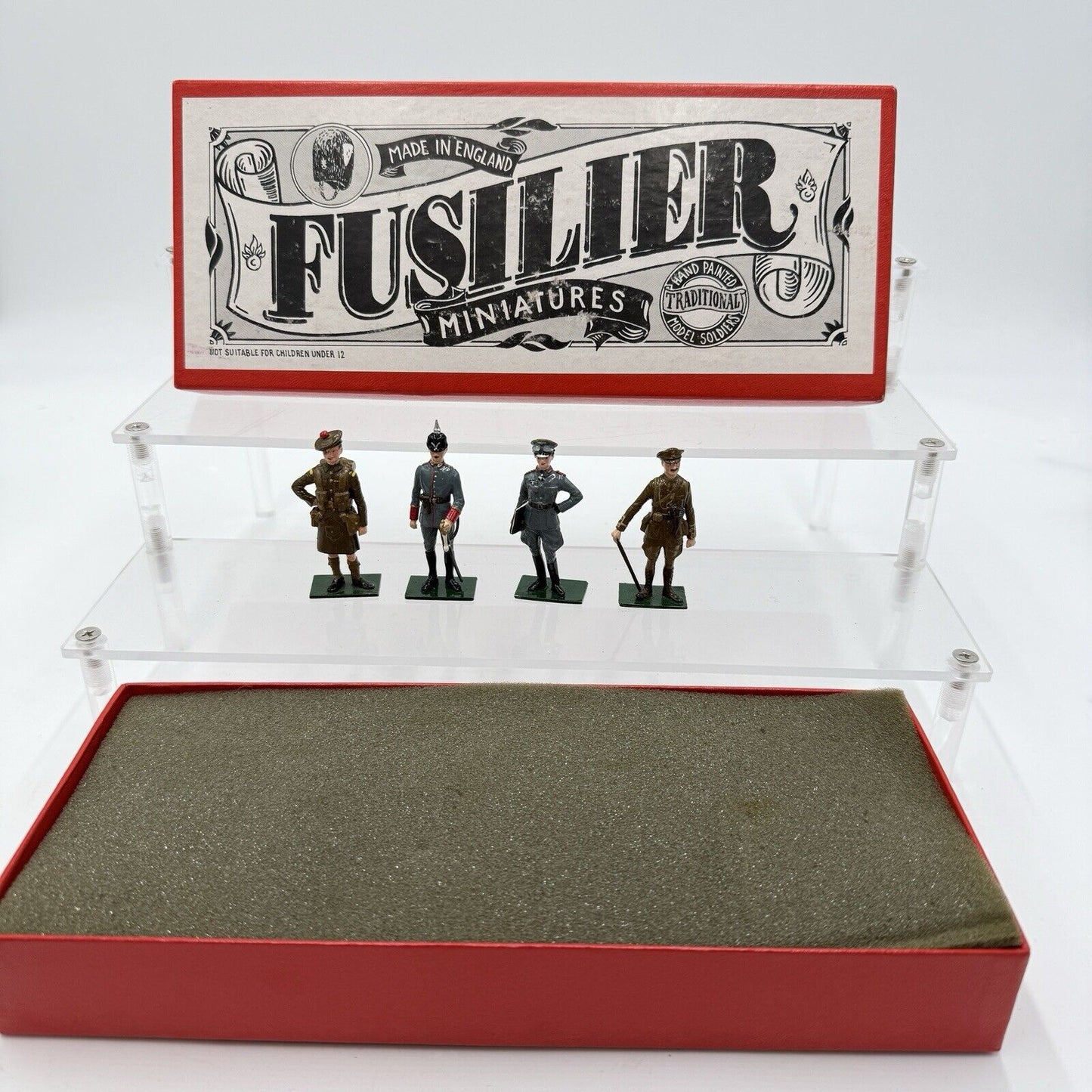 Fusilier miniature hand painted model soldiers traditional made in england metal