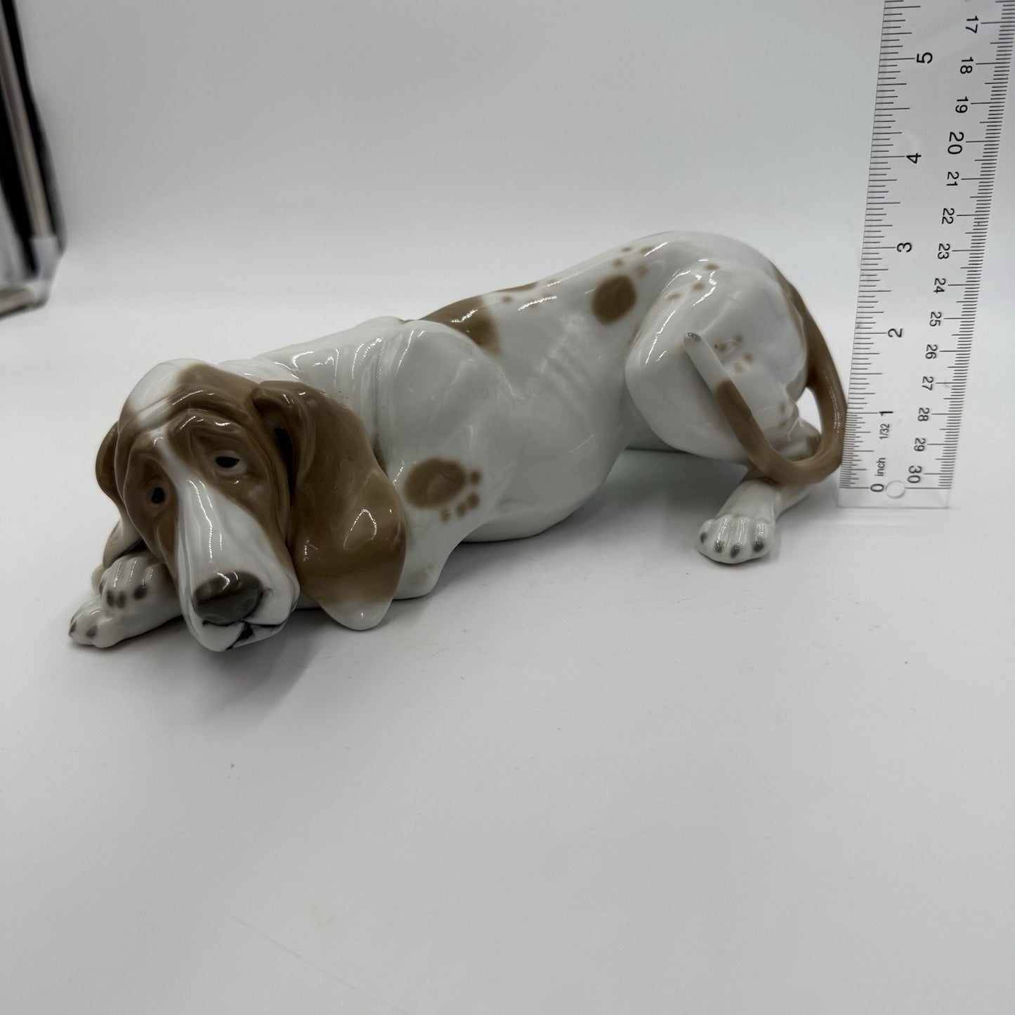 Museo First Edition Porcelain Large Bloodhound Hound Dog by Mann Japan Figurine