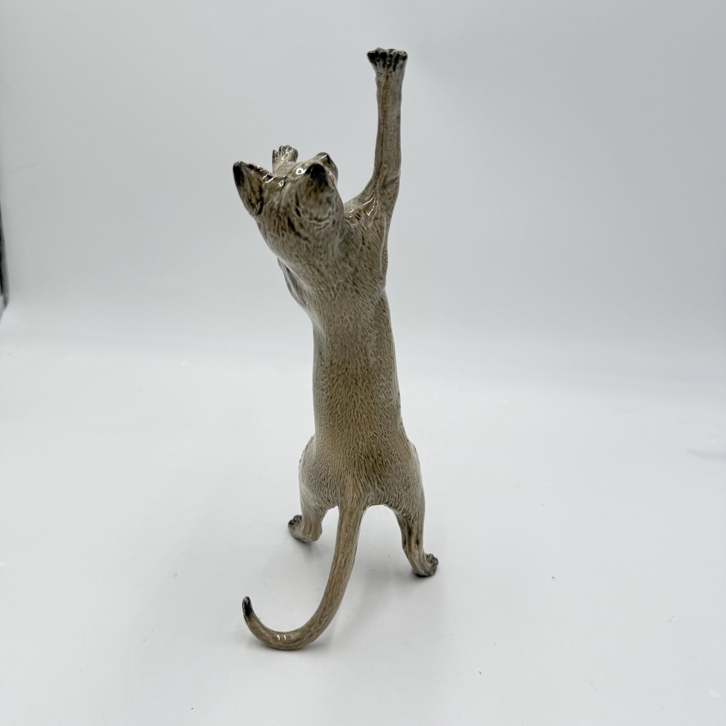 Rare HEREDITIES England Porcelain CHARM OF Creamware Stretching Cat Figurine 9”