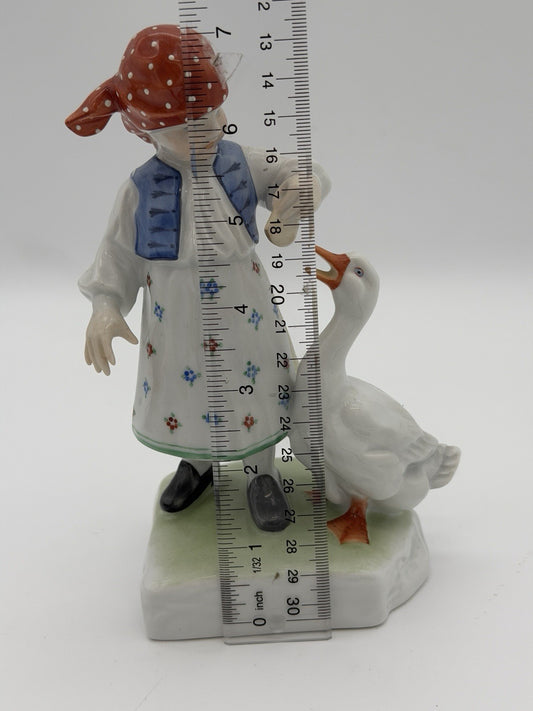 Herend Hungary Girl Feed Goose Hand Painted Porcelain Figurine #5565 Vintage