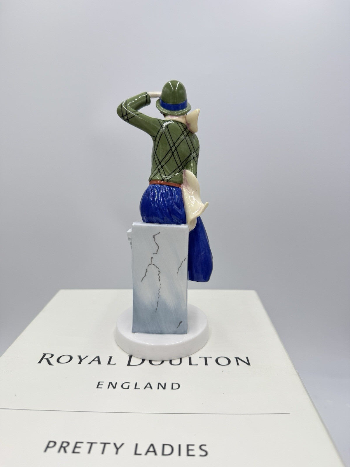 Royal Doulton Bone China Pretty Ladies 2007 Theresa Figurine HN4933 England